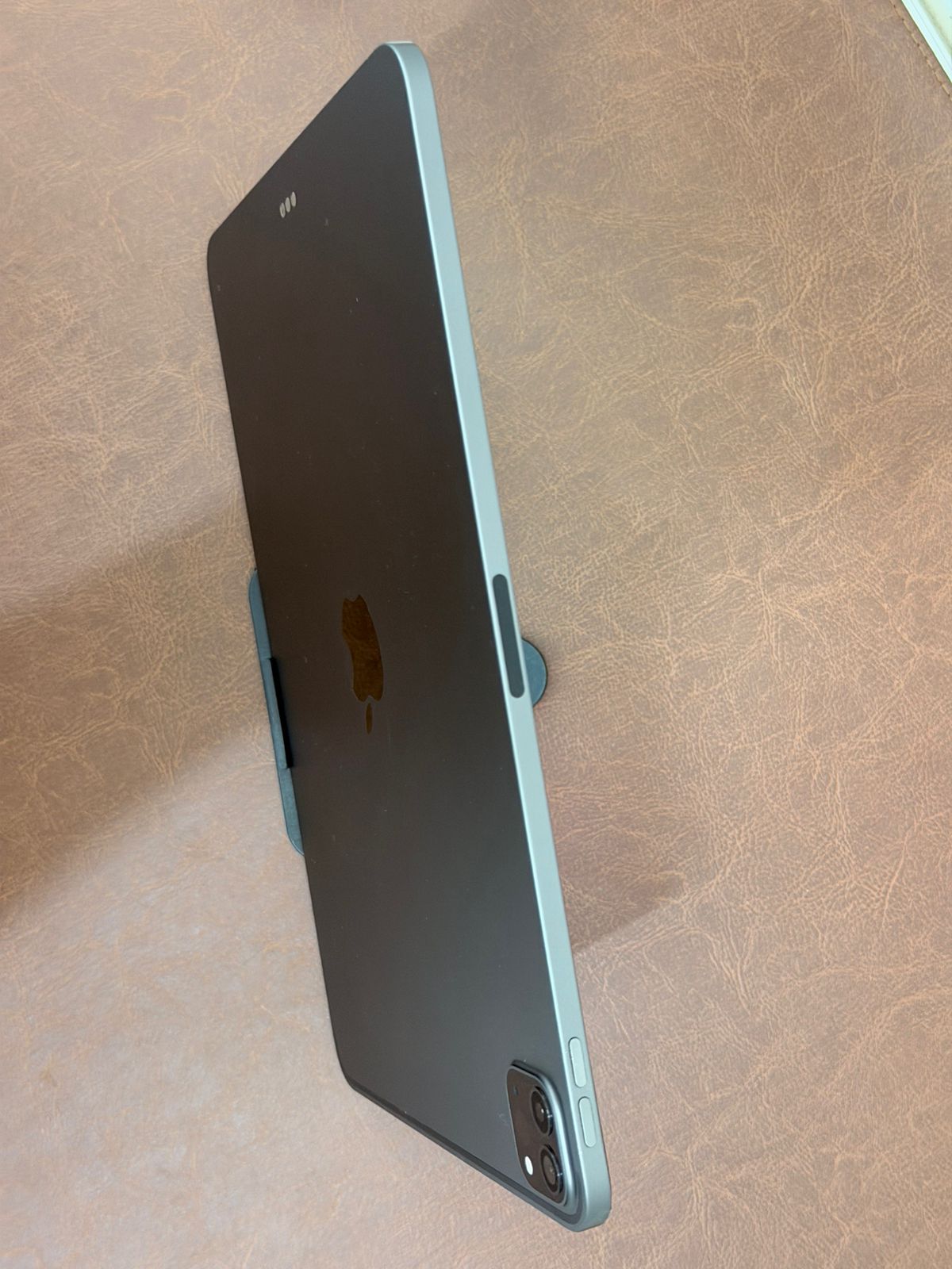 iPad Pro M1 11 inch 1TB good condition