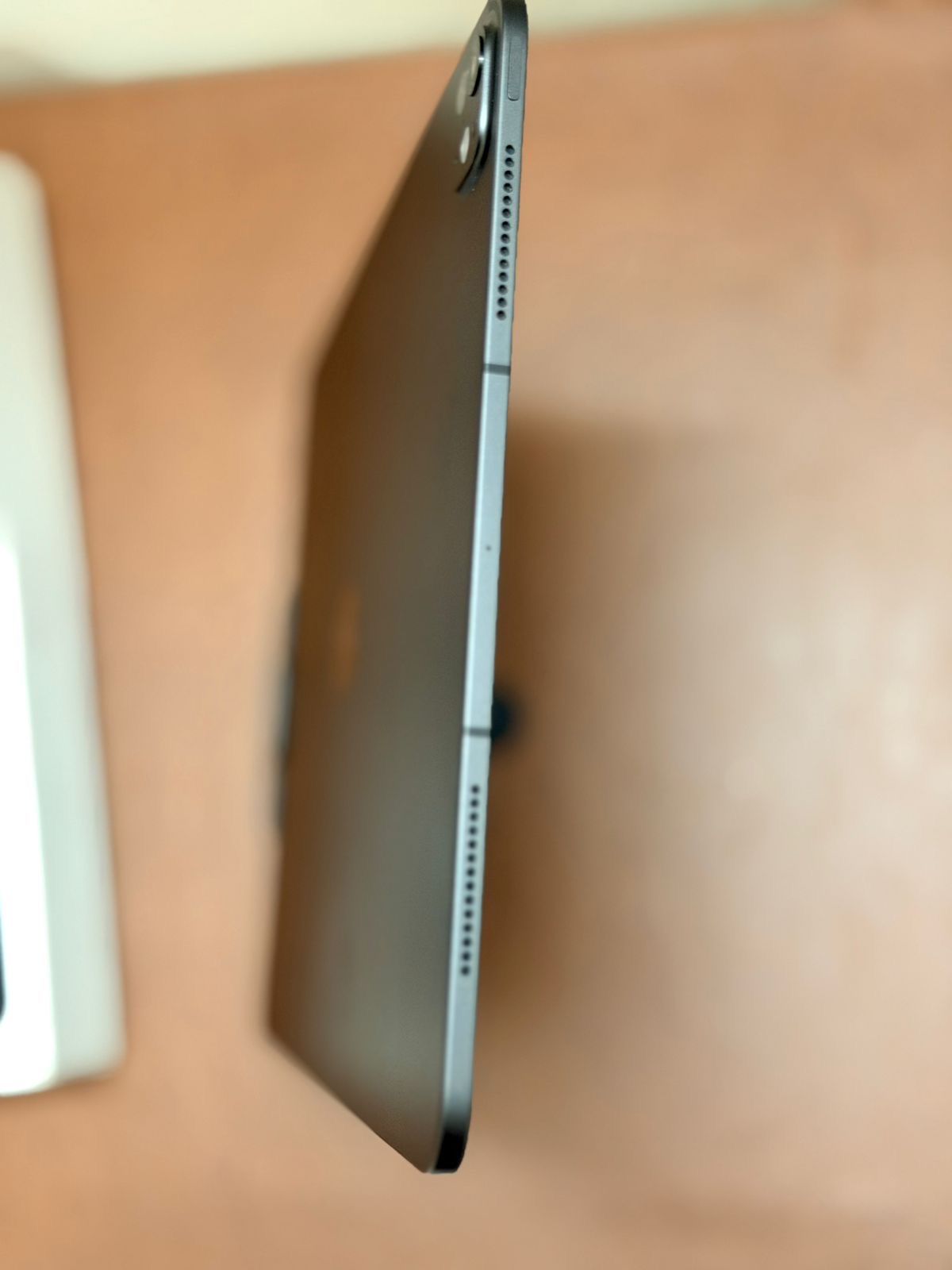 iPad Pro M4 13 inch 5G +wifi under warranty