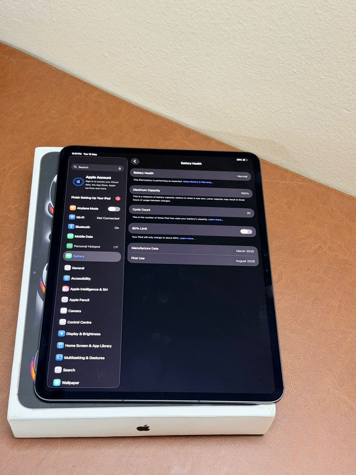 iPad Pro M4 13 inch 5G +wifi under warranty