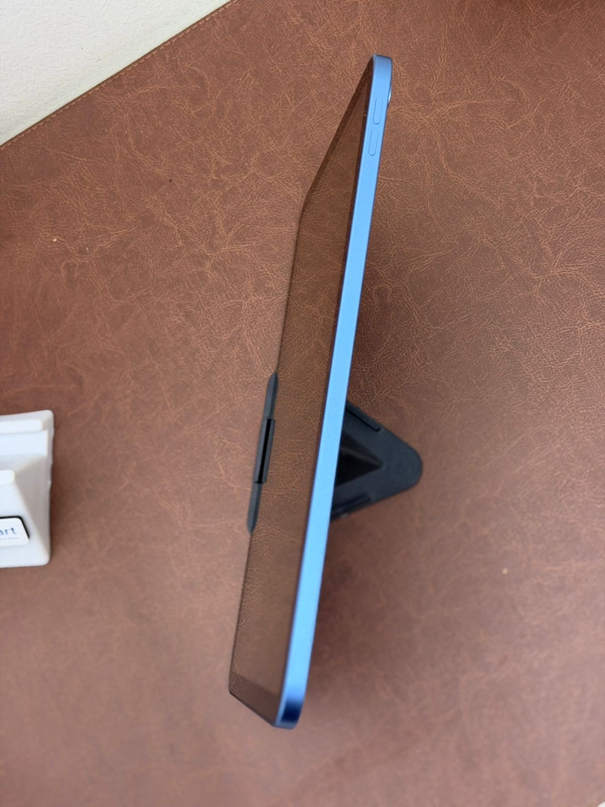 iPad A16 11 th generation 5 months old