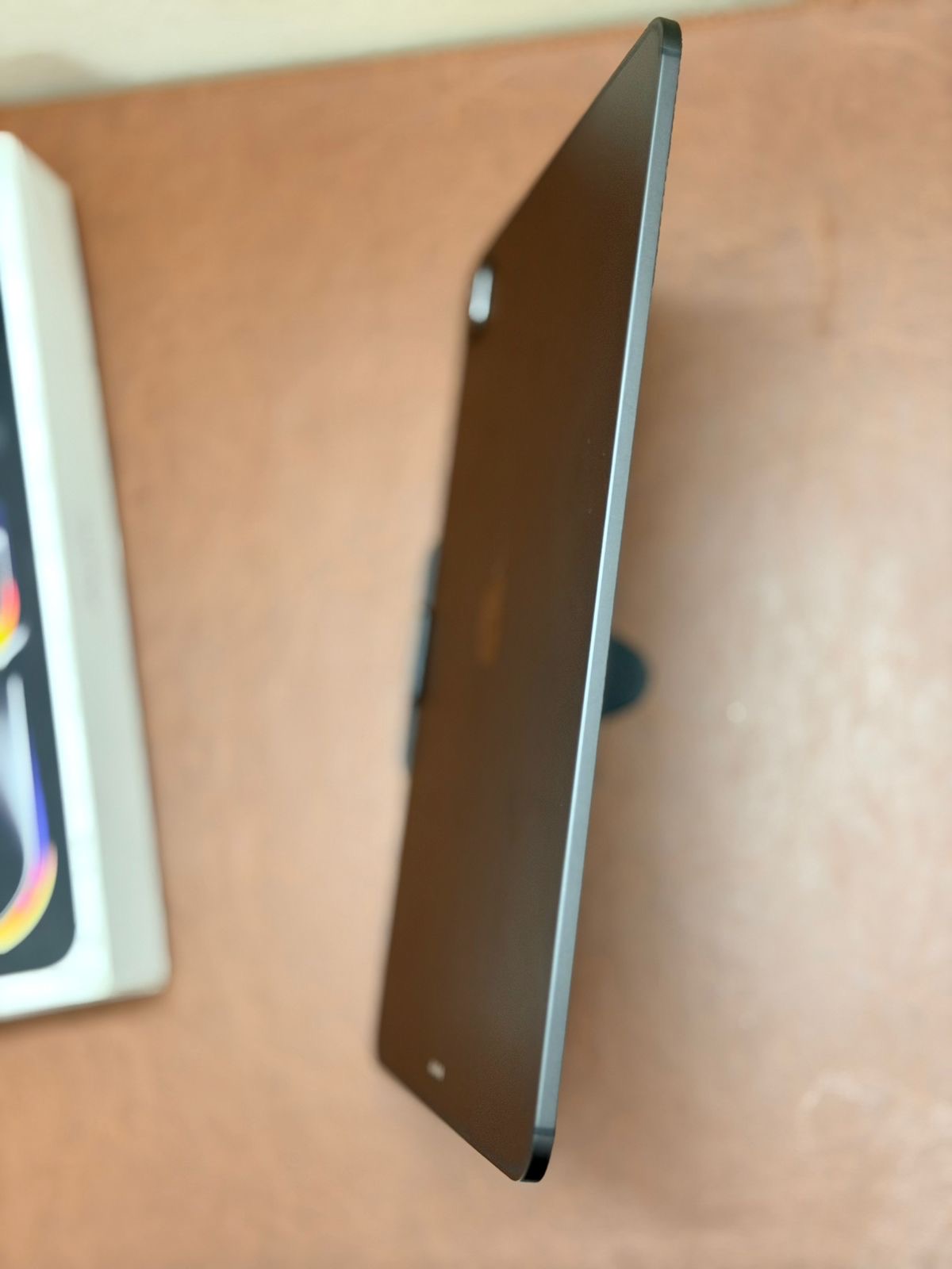 iPad Pro M4 13 inch 5G +wifi under warranty