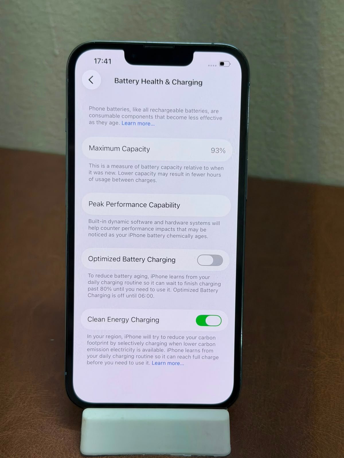 iPhone 13 pro 256gb battery health 93%