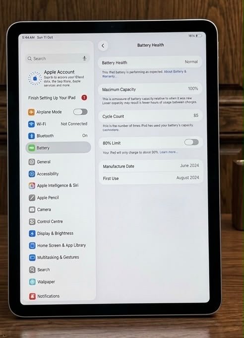 iPad Air M2 128gb with keyboard
