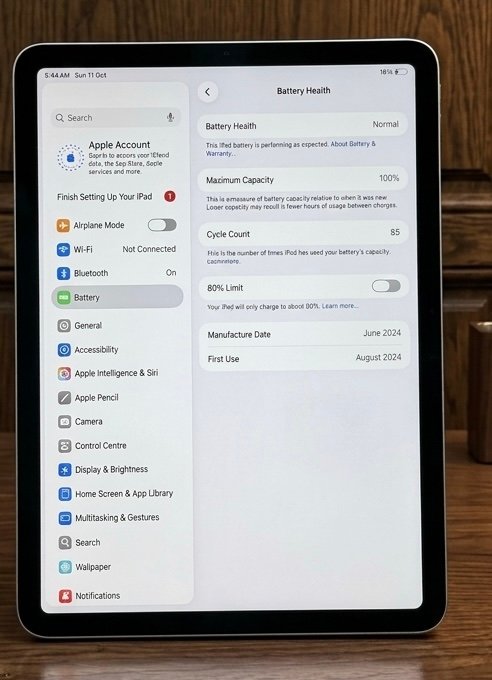iPad Air M2 128gb with keyboard