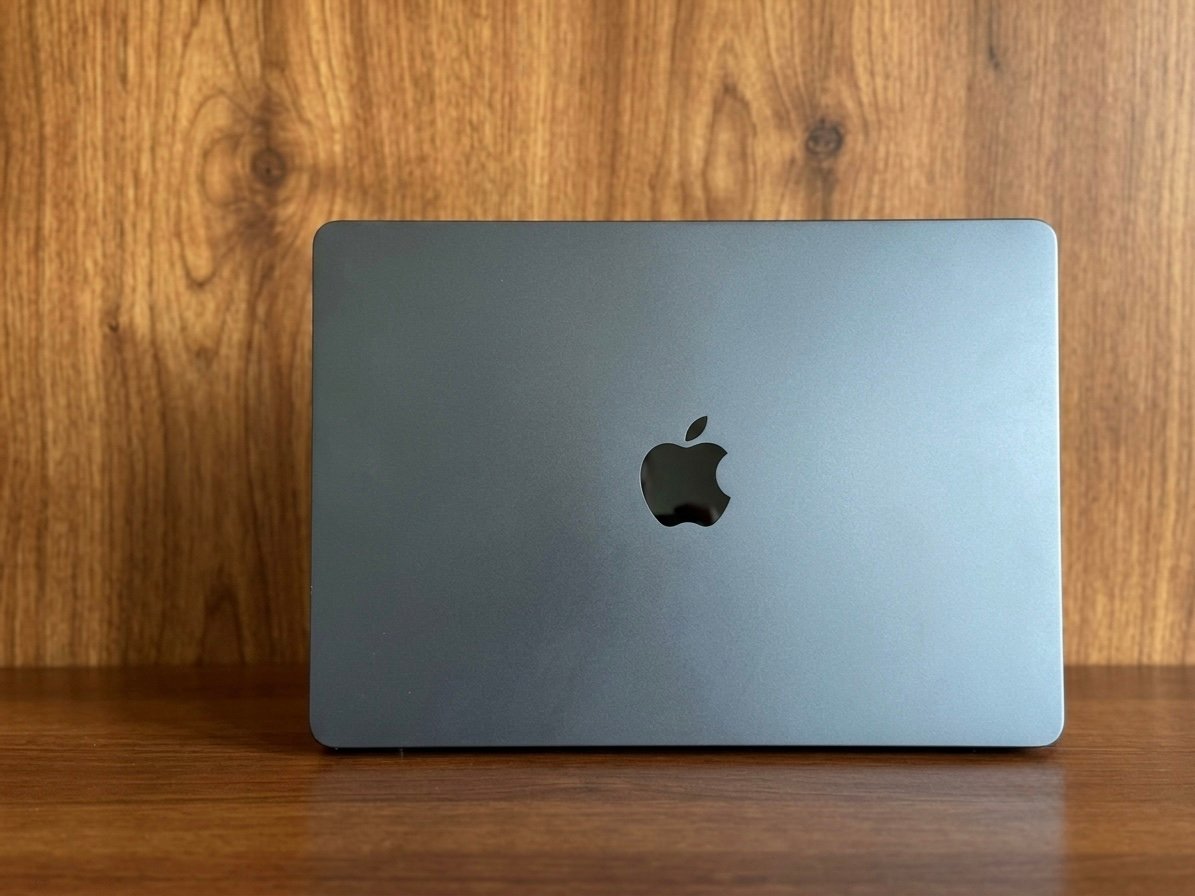 Mac book Air M2 -8/256gb 13 inch